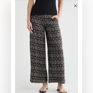 T Tahari printed wide leg pants